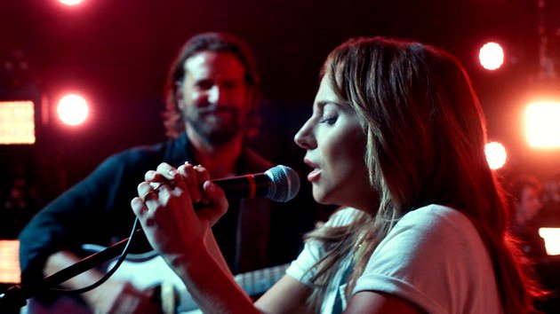 Ally presenta al público en general en el show de Jack.