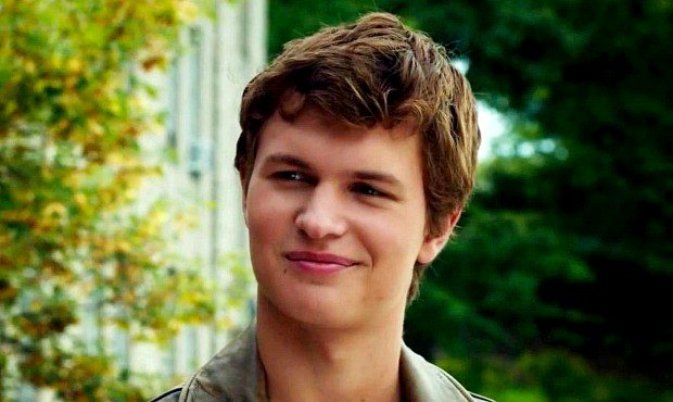 Aguas de Augusto (Ansel Elgort)