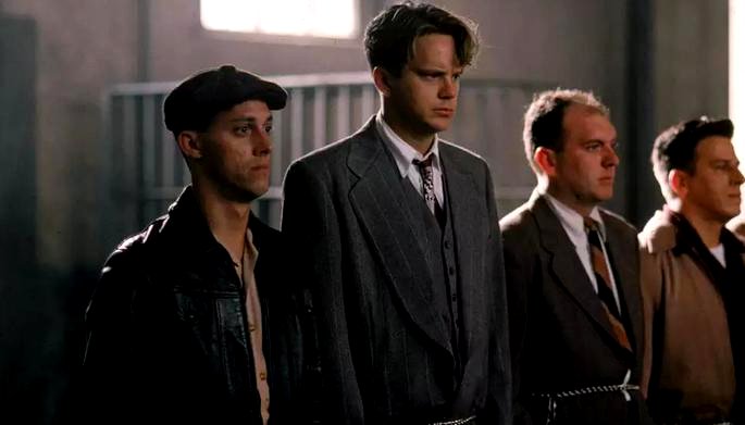 Andy llega a la prisión de Shawshank en A Dream of Freedom