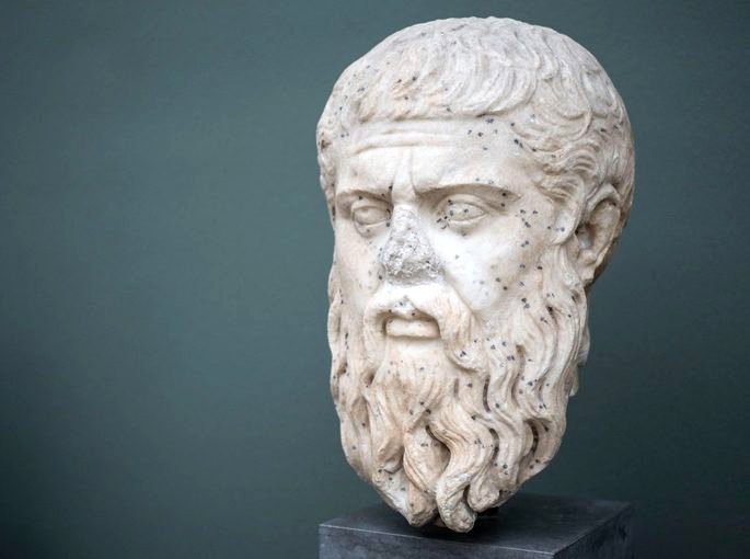 estatua de platon