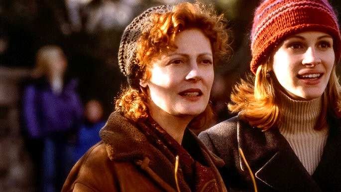 Escena de película lado a lado muestra a Julia Roberts y Susan Sarandon