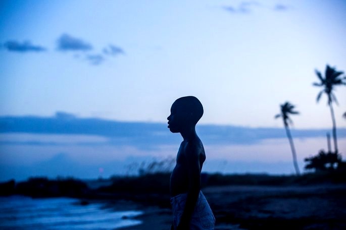 Luna: Bajo la luna (2016)