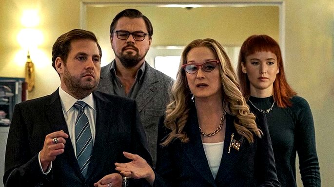 Una escena de la película no mires hacia arriba.