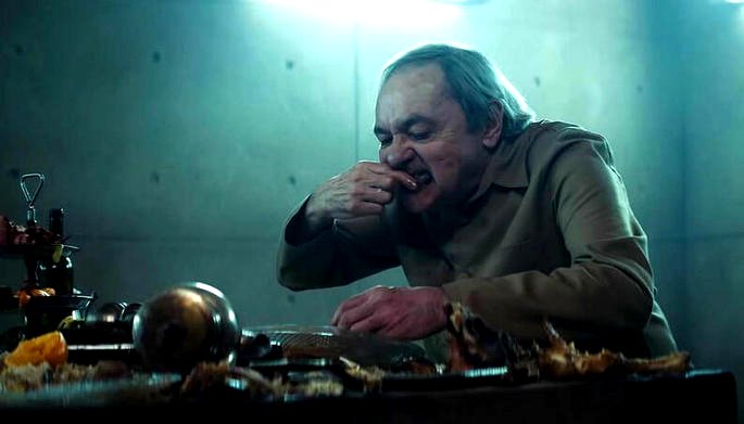 Trimagasi comiendo.