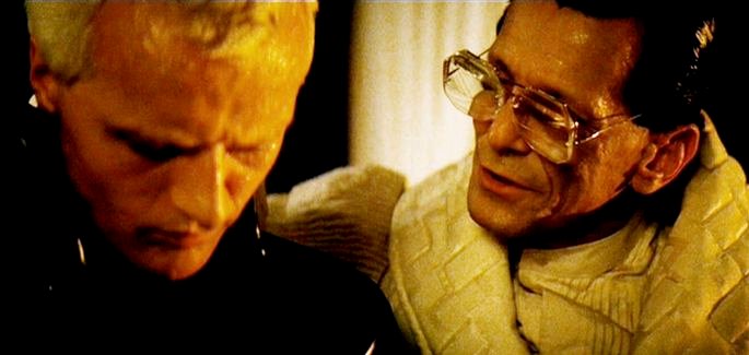 Roy y Tyrell en Blade Runner hablando