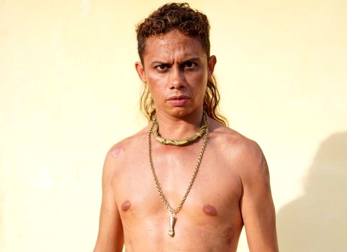 El actor Silvero Pereira interpretando a Lunga
