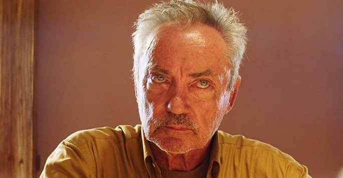 El actor alemán Udo Kier interpreta a Michel, un estadounidense desviado en Bacurau